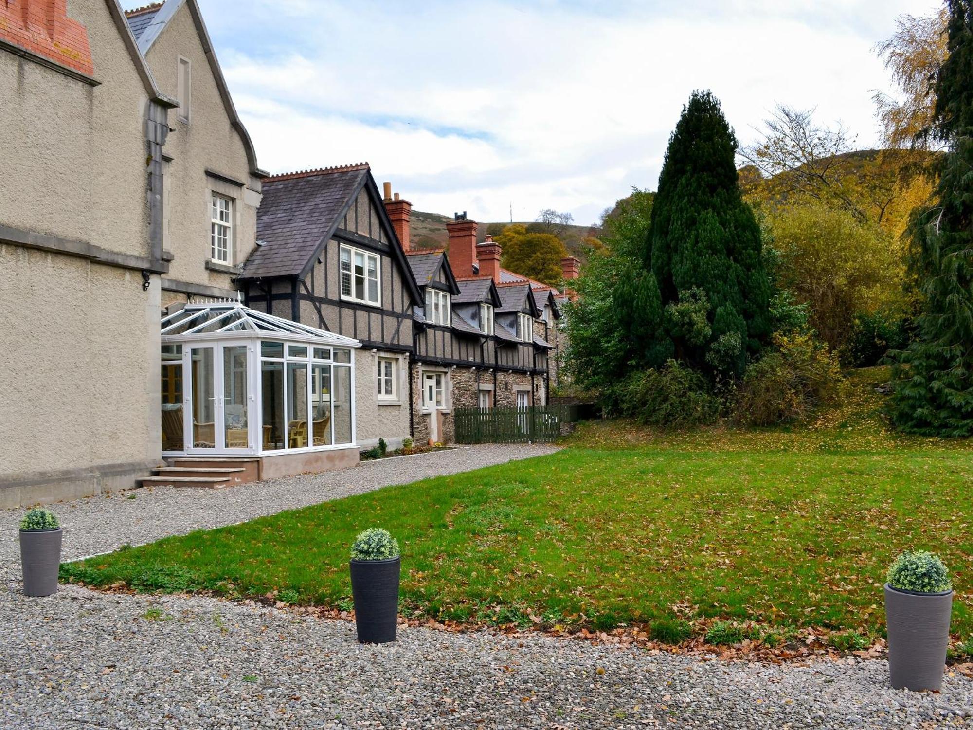 The East Wing At Grove Hall Bodfari 外观 照片